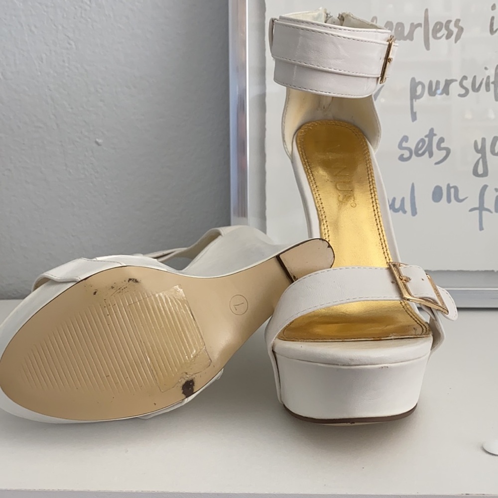 White Solid Wedges - image 3